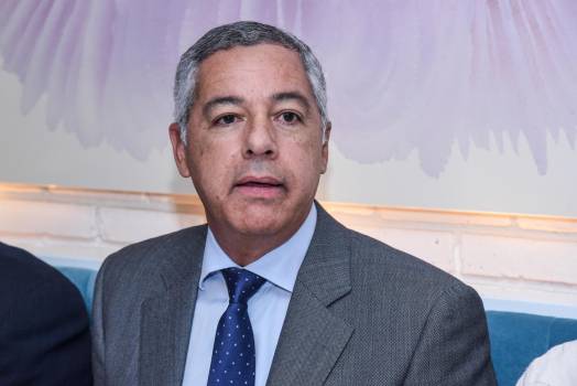 MINISTERIO DE HACIENDA NO DESCARTA REELECCION DE DANILO