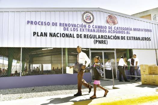 Celebran la decisión de no firmar Pacto Migratorio