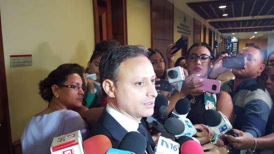 Procurador general  hace advertencia al merenguero Omega