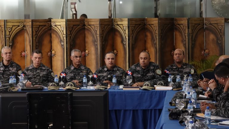 Jefe PN se reúne con directores regionales y departamentales