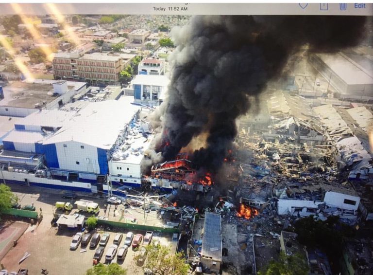 NUEVE ESTUDIANTES HERIDOS EN EXPLOSIÓN DE FABRICA DE PLÁSTICOS
