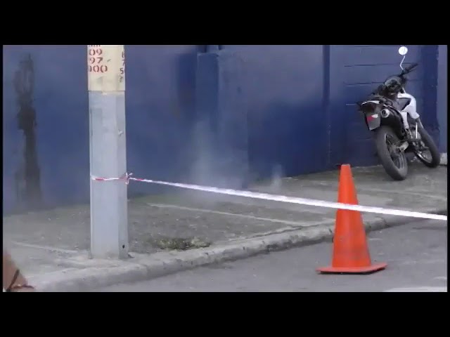 POLICIA LANZA BOMBA A PARIENTES DE DESAPARECIDOS POR EXPLOSION
