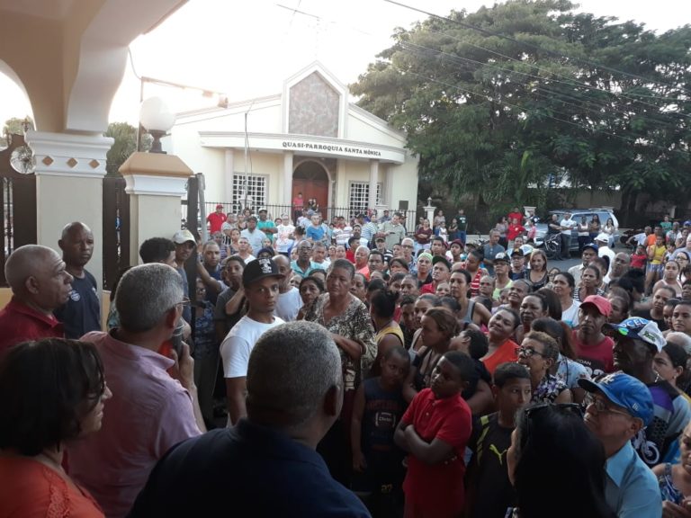 Regidor Áridio Rosa realiza encuentro con dirigentes perredeistas