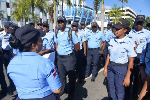 POLICIA ANUNCIA PLAN SEGURIDAD NAVIDEÑA