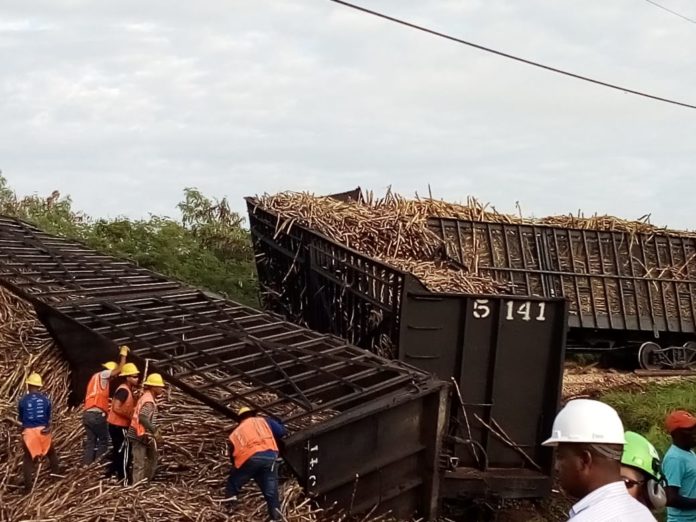 DOS MUERTOS AL DESCARRILARSE TREN  EN DOMINICANA