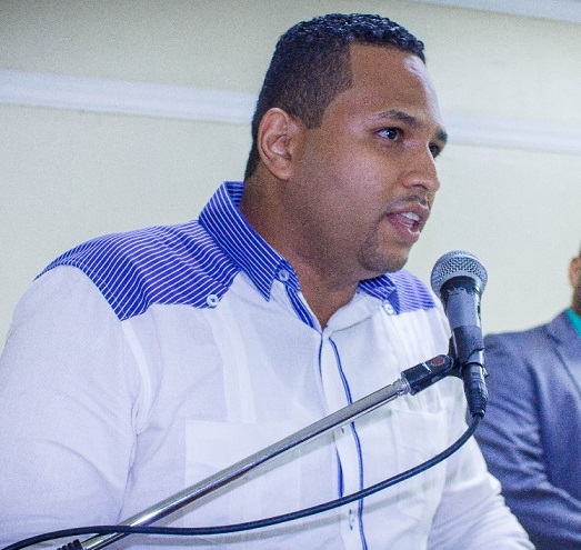 Dirigente del PLD Otto Vásquez anuncia su precandidatura a diputado por el distrito 2 de Santiago
