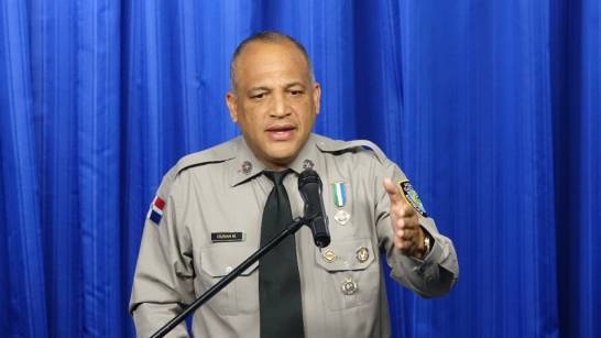 Asesino dos mujeres amenaza con matar a sus tres hijos