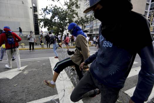 MAS DE 20 MUERTOS EN  VENEZUELA EN CUATRO DIAS
