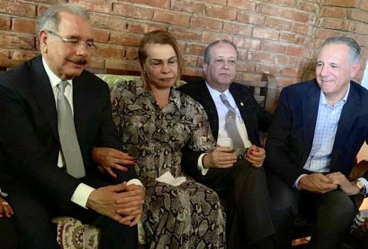 Pte Medina acude a velatorio  esposo  senadora Mateo