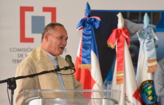 Cura de Castañuelas pide  a Danilo  su reelección presidencial
