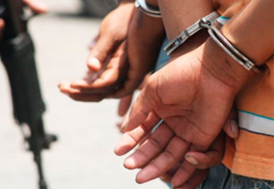 Se entregan a las autoridades acusados de matar pareja de esposos