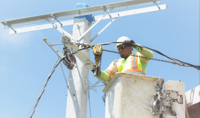 EDENORTE instala 24 horas de energía en varias comunidades