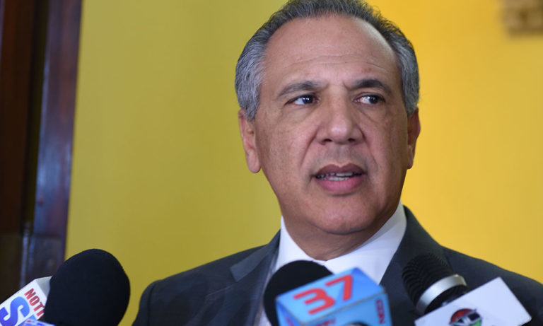 MINISTRO JOSE RAMON PERALTA DEFINE COMO INVENTO CAMPAÑA SUCIA