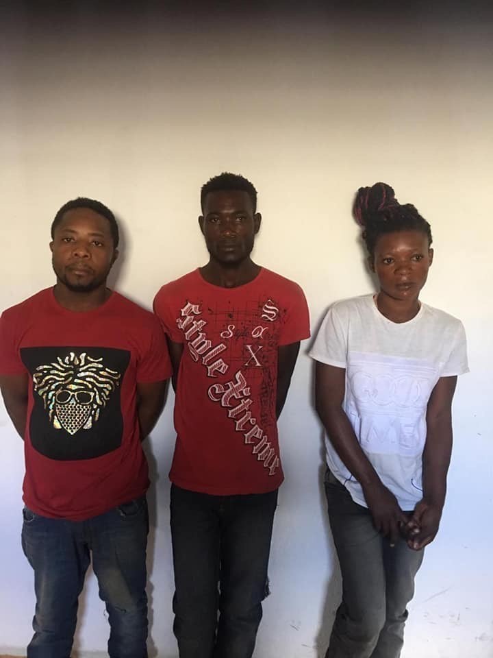 APRESAN TRES  DE CINCO HAITIANOS ATRACADORES