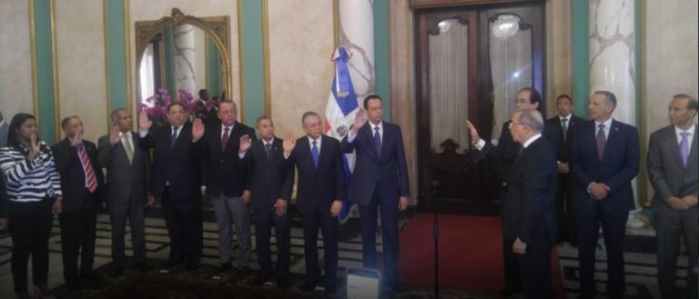 PTE MEDINA JURAMENTA NUEVOS FUNCIONARIOS