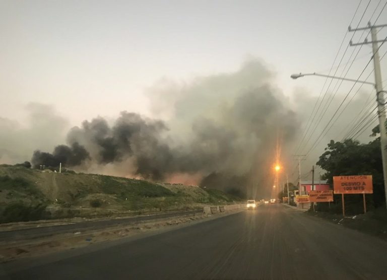 Nuevamente se incendia vertedero en la  entrada a Puerto Plata