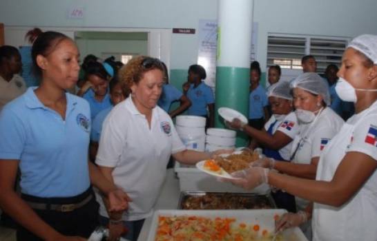 POR DEUDA DEL GOBIERNO SUPLIDORES DEL DESAYUNO ESCOLAR AMENAZAN CON PARALIZAR