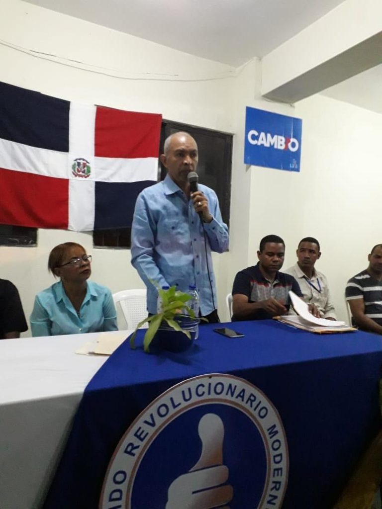 Respaldan candidatura  a director  Reinaldo Bautista (Neno) por Santiago Oeste