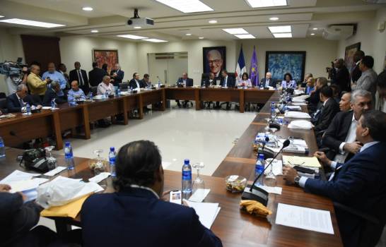 Comité Político PLD crea comisión para adecuar los estatutos