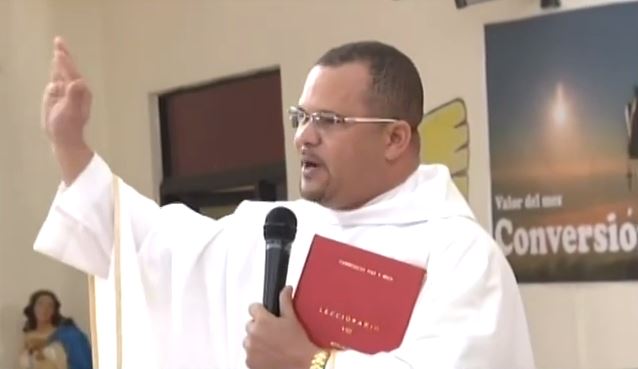 Párroco católico critica apatía de la oposición ante problemas nacionales