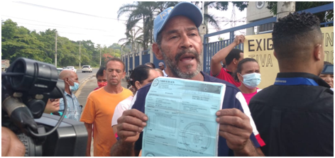 Comunitarios protestan frente a Coraasan para exigir  agua y arreglo de tubería