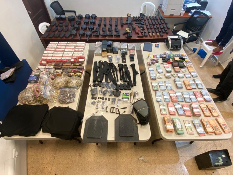 En operacion KAF ocupan armas de alto calibre más de 4 millones de pesos, 17 mil dólares