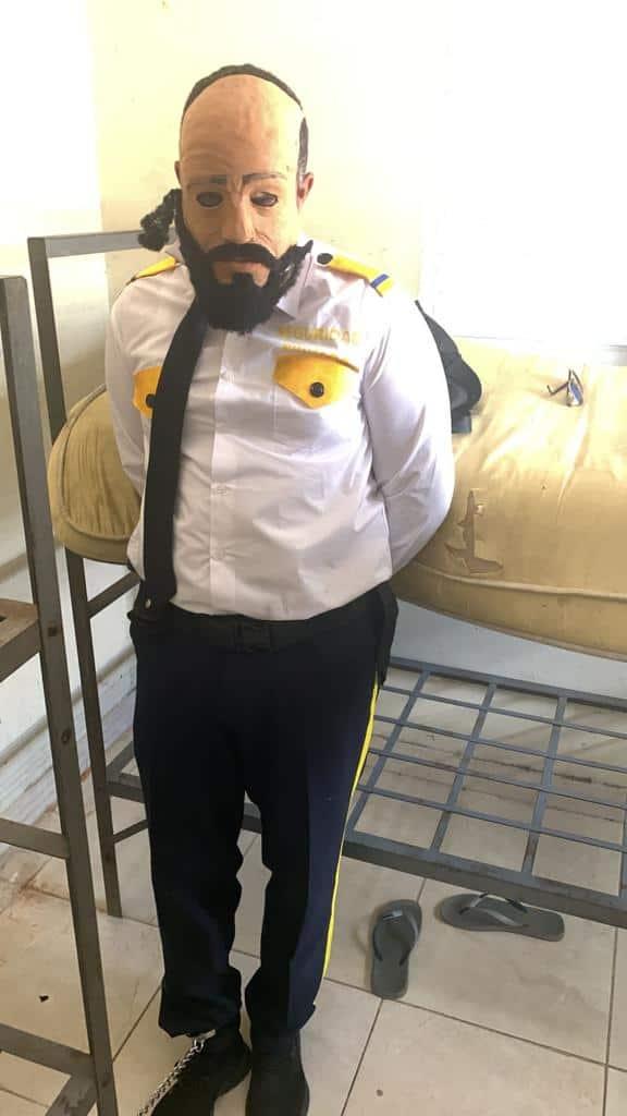 Hombre intentó asaltar banco utilizando una máscara
