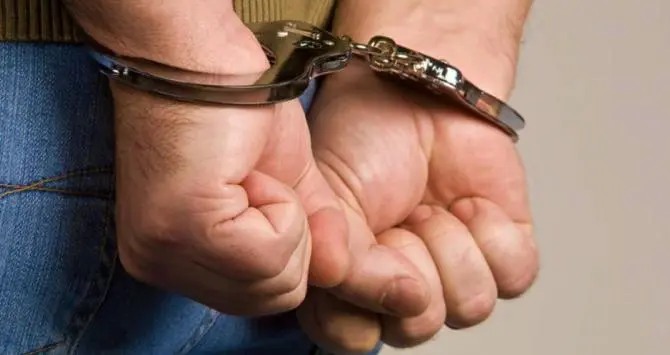 Apresan pastor acusado de violar menor de doce años
