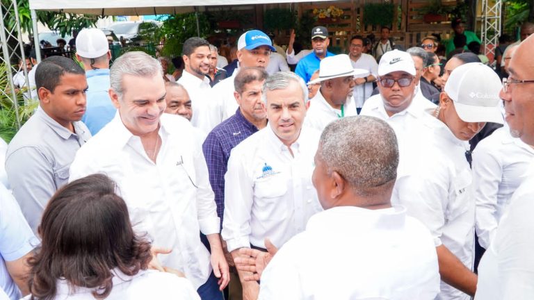Presidente Abinader anuncia Gobierno continuará adoptando medidas para abaratar costo de la canasta básica familiar