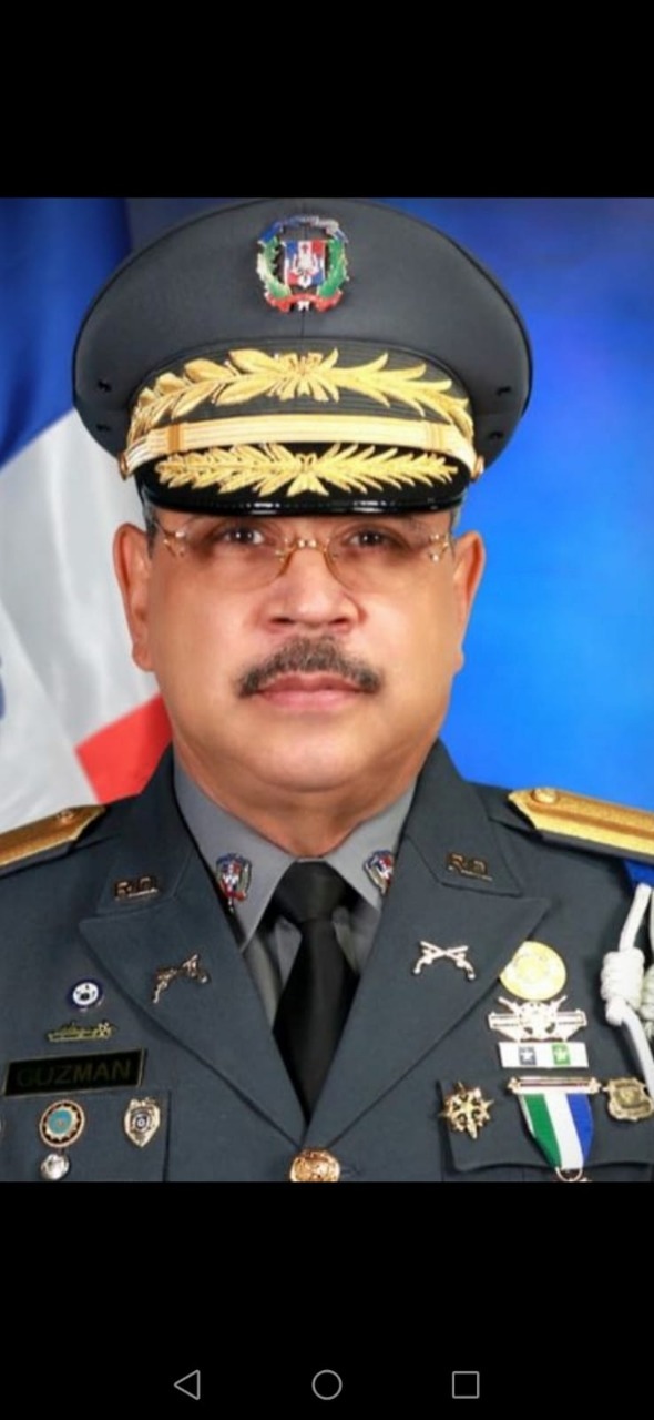 Designan al general Guzman Badia comandante Region Sur