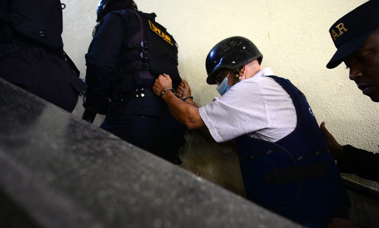 El no traslado a tiempo  del confeso asesino de Jorge Mera retrasa audiencia