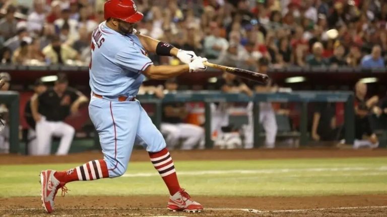 Albert Pujols  inscribe su nombre en el club de los 700