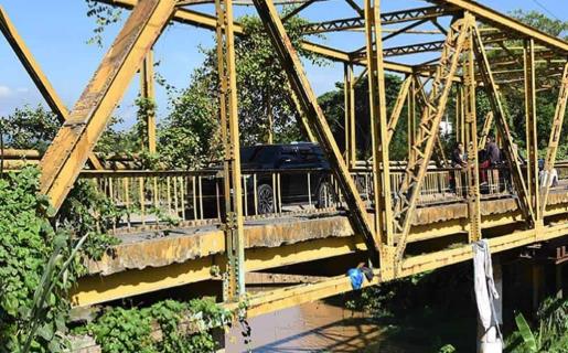 MOPC dispone cierre puente Sabaneta sobre El Camu