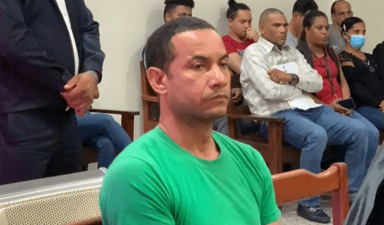 Tribunal descarga hombre acusado de matar a su pareja de 351 puñaladas