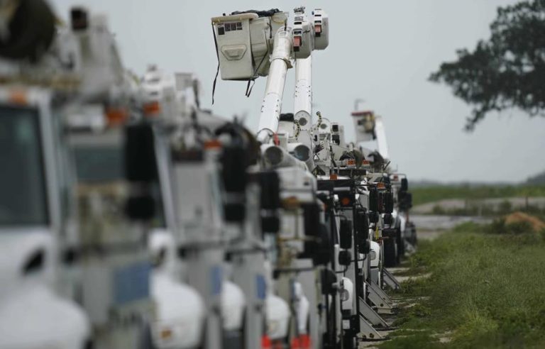 Huracán Ian  deja sin electricidad mas  de un millón en la Florida