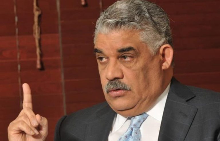 Miguel Vargas acusa al Gobierno de comprar dirigentes politicos