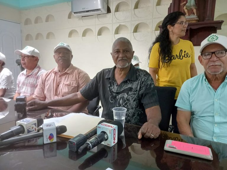 Campesinos denuncian funcionarios impiden distribución tierras en provincia Puerto Plata