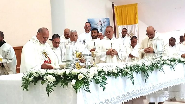 Celebran 25 años ordenación sacerdotal del padre Lucas