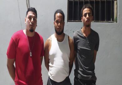 Apresan  a tres personas en Esperanza; ocupan droga, dinero, celulares y pasamontañas