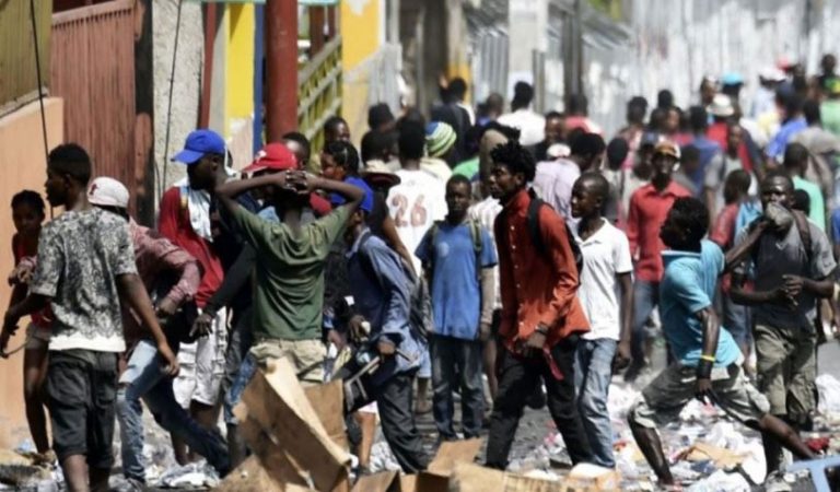 Estados Unidos evalúa opciones para ayudar a Haití