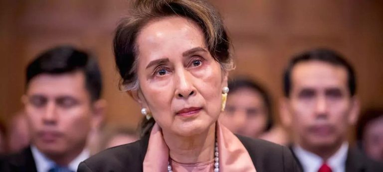 A 26 años de prisión condenan  ganadora del Premio Nobel de la Paz