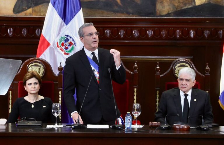Pte Abinader propone un pacto de nación para tratar crisis de Haití