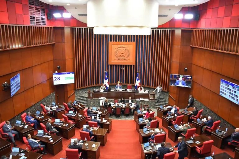 Senado Dominicano aprueba préstamos por casi nueve mil millones de pesos
