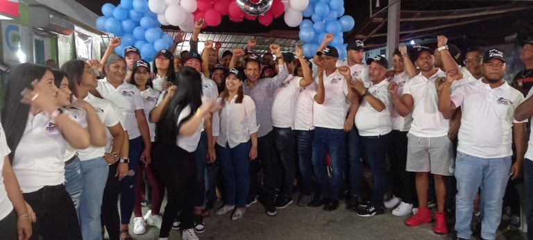 JUAN MARTE RECIBE APOYO DE LA COMUNIDAD DE GURABO