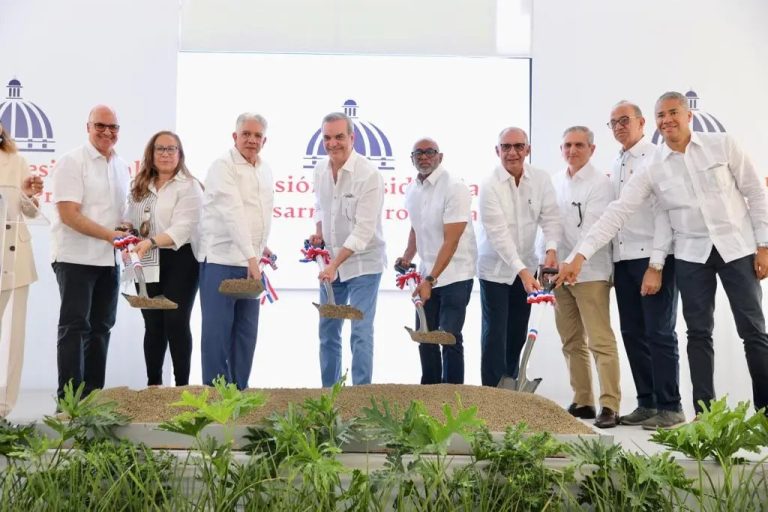 Pte Abinader inicia remozamiento del centro histórico de Santiago