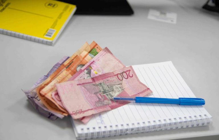 Fodo Monetario Internacional sugiere subir impuestos a los ricos