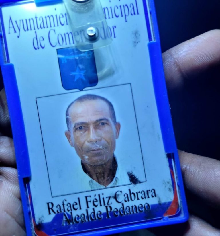 Alcalde pedaneo mata tres, hiere dos y huye hacia Haiti