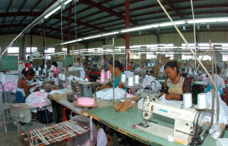Informa aumento del gasto en uniformes se debe a mayor cantidad