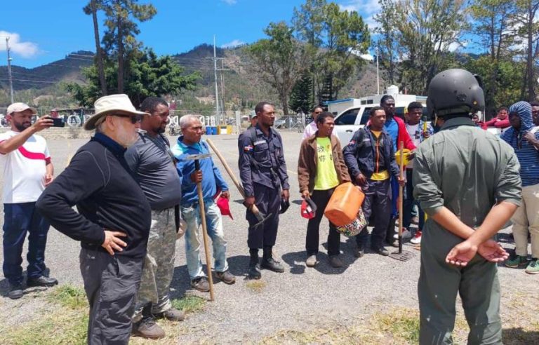 Lluvias extinguen incendio forestal en Pico Duarte