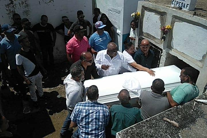 Sepultan en Moca restos de Jensy Graciano
